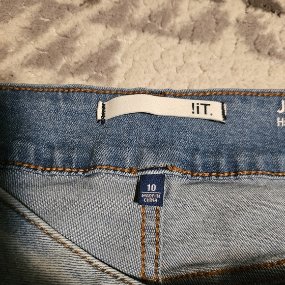 JACKIE HIGH RISE STRAIT SHORTS Size 10 - Picture 2 of 4